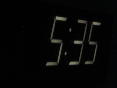 le r�veil quand on a envie de le baffer